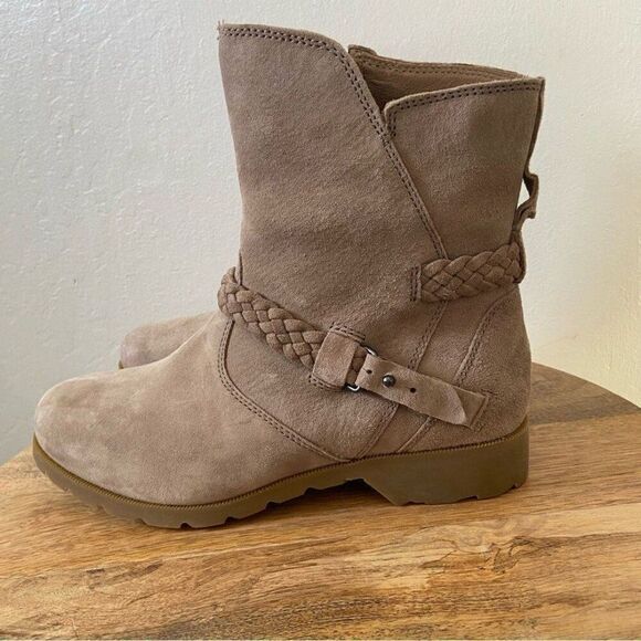 Teva De La Vina Suede Boots - Picture 2 of 12